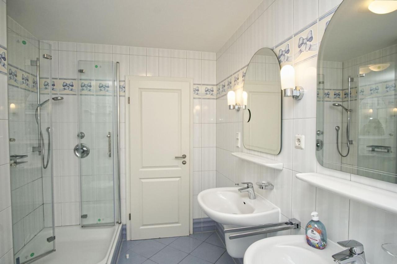 Mit Meerblick Und Balkon, Gratis Nutzung Vom Ahoi Erlebnisbad Und Sauna In Sellin - Meeresblick Fewo 38 Гёрен Экстерьер фото